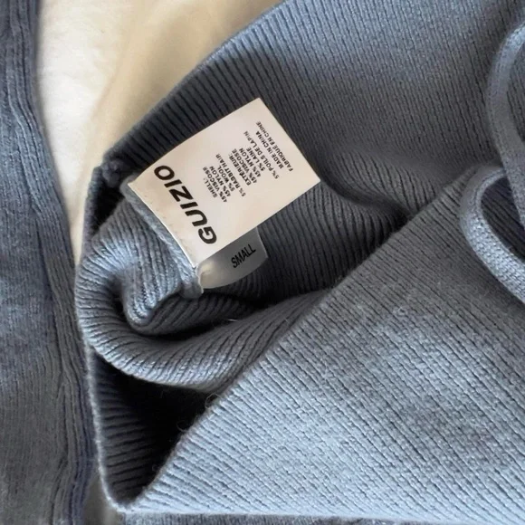 Guizio set long sleeve crop top and baby Blue Pleated mini Skirt knit - Picture 12 of 14